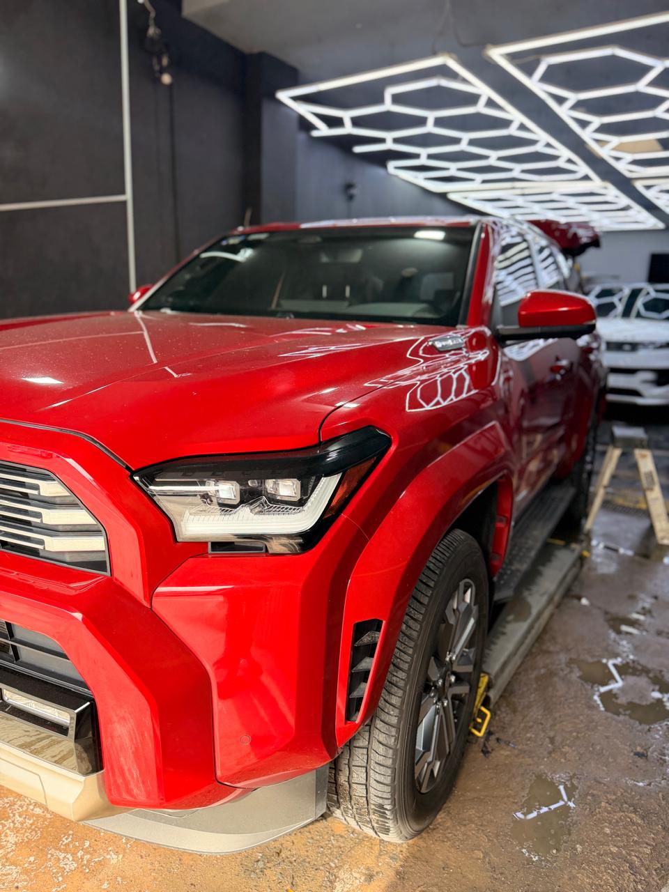 Antes: camioneta roja