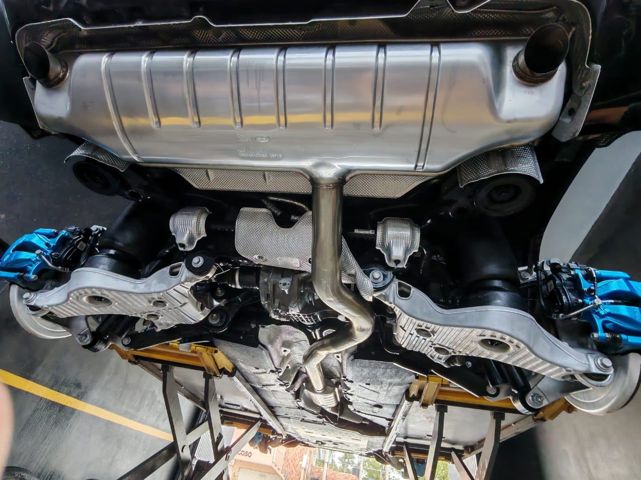 Detalle de trabajo automotriz